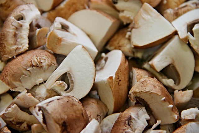 Spotlight on Mushrooms: Green Beans with Caramelized Red Onion and Mushroom Topping